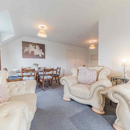 Pass The Keys Comfortable 3 Bed In Central Bowness With Parking 温德米尔 外观 照片