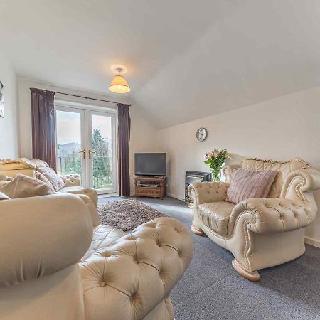 Pass The Keys Comfortable 3 Bed In Central Bowness With Parking 温德米尔 外观 照片