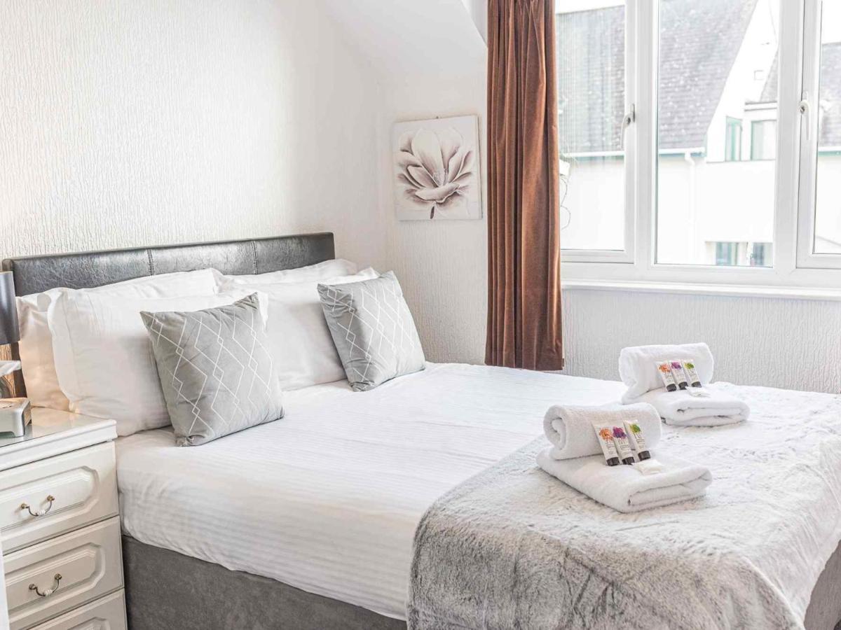 Pass The Keys Comfortable 3 Bed In Central Bowness With Parking 温德米尔 外观 照片