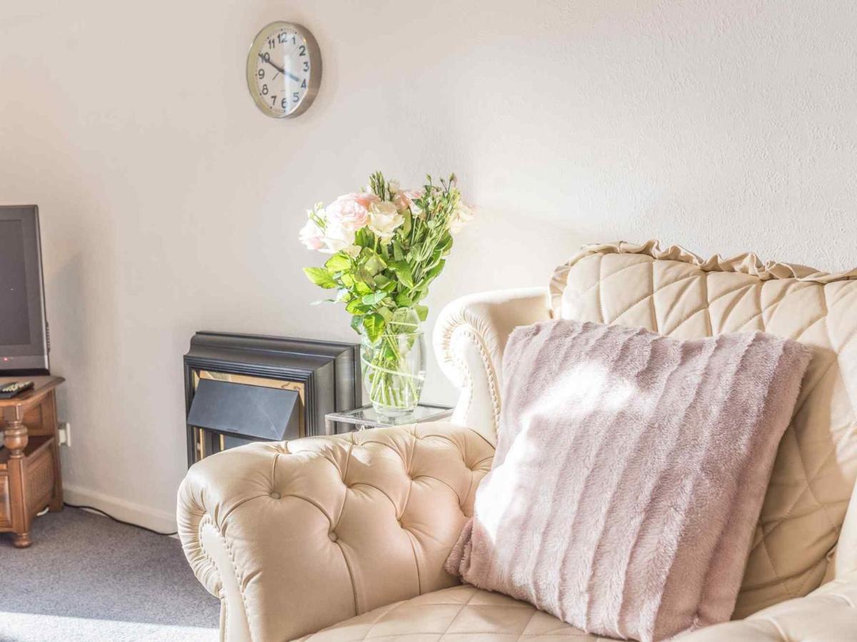 Pass The Keys Comfortable 3 Bed In Central Bowness With Parking 温德米尔 外观 照片