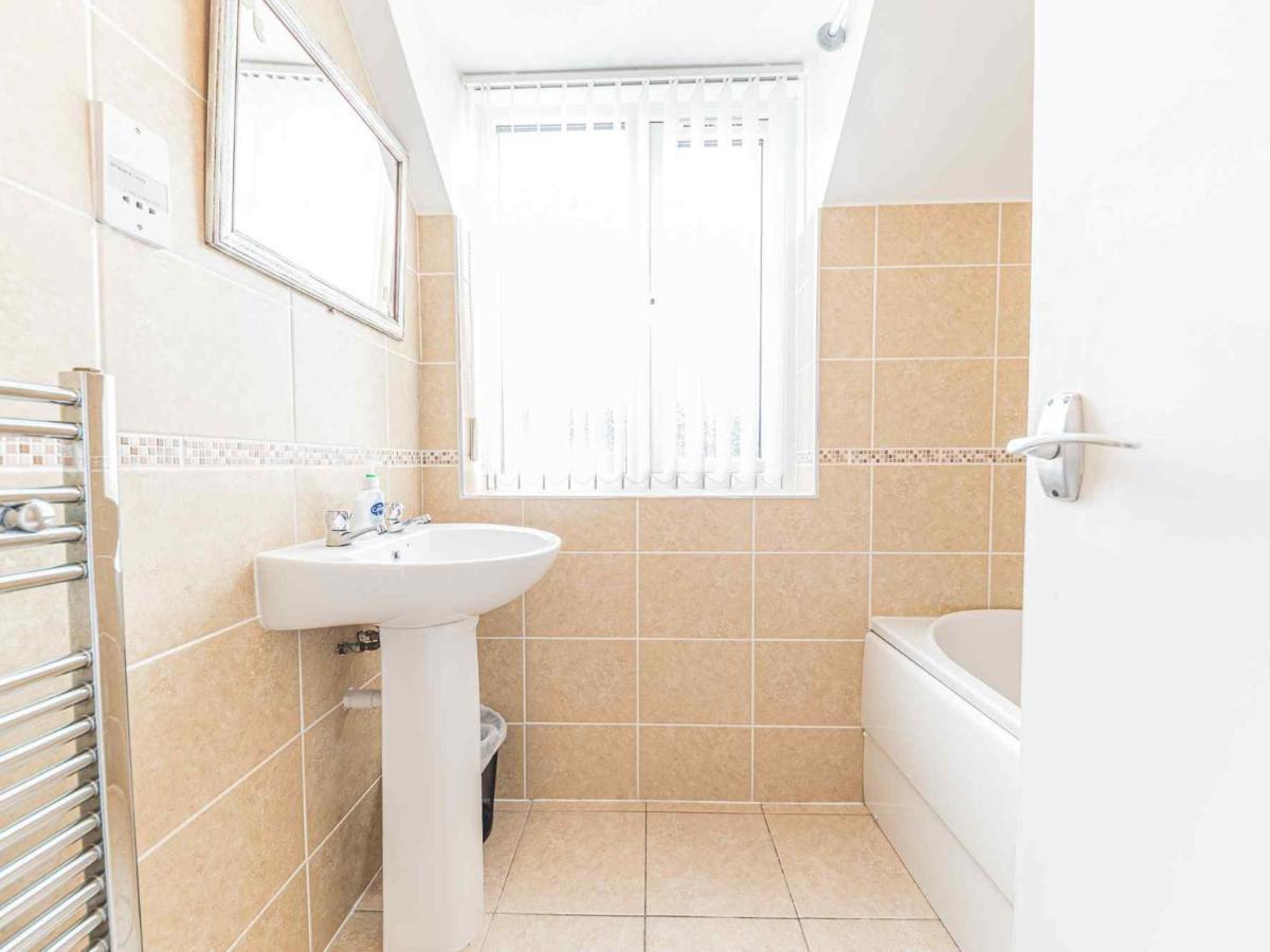Pass The Keys Comfortable 3 Bed In Central Bowness With Parking 温德米尔 外观 照片