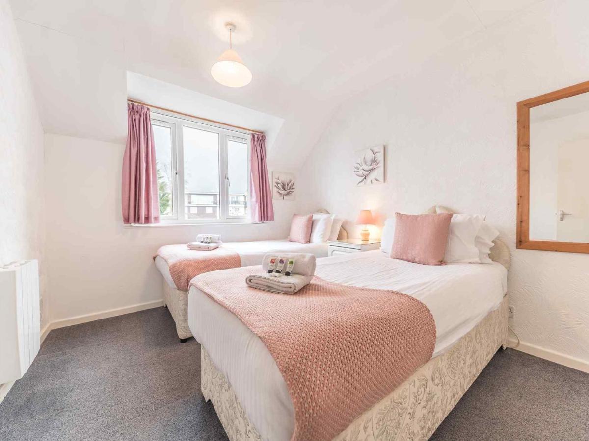 Pass The Keys Comfortable 3 Bed In Central Bowness With Parking 温德米尔 外观 照片