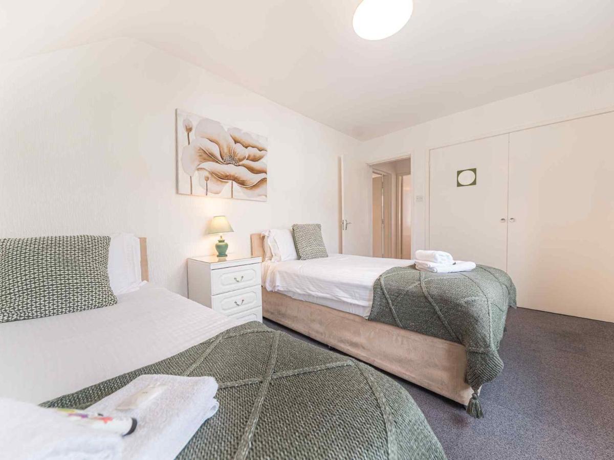 Pass The Keys Comfortable 3 Bed In Central Bowness With Parking 温德米尔 外观 照片